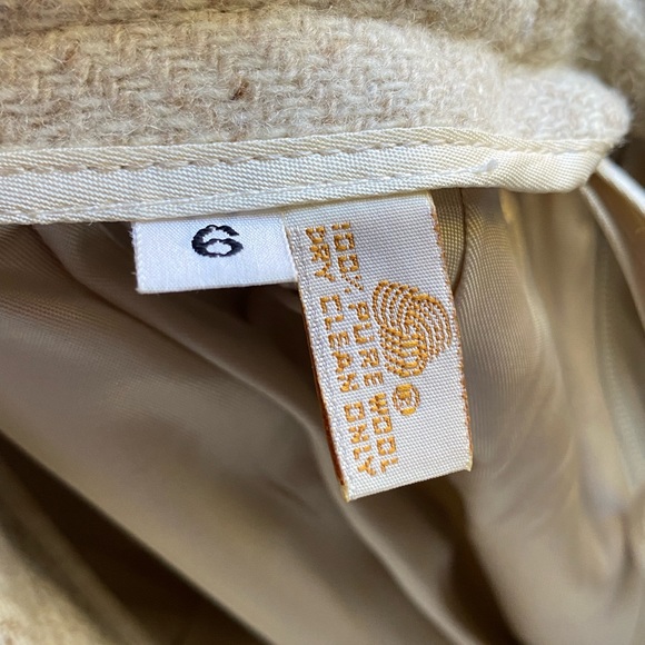 Vintage 100% pure wool Set light beige blazer with matching skirt vintage - Picture 12 of 16